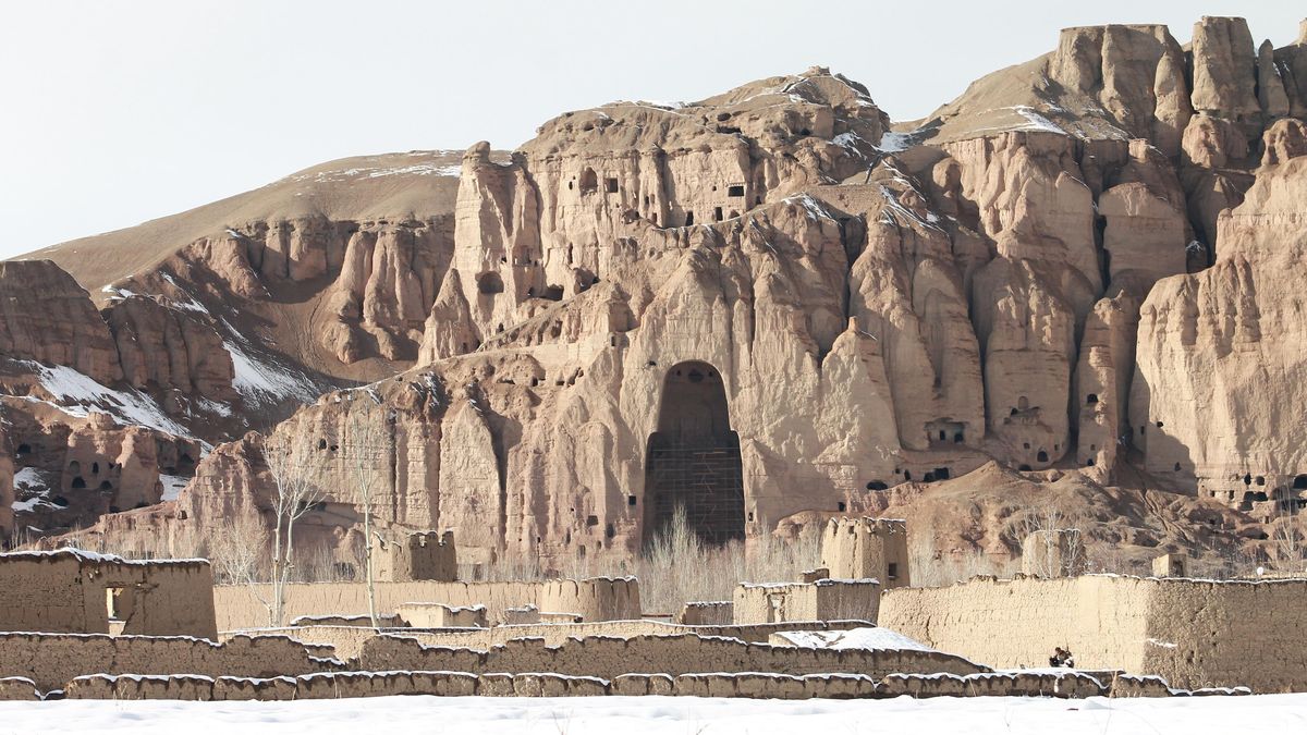 Buldozery ničí starověká naleziště v Afghánistánu. Tálibán dovoluje rabování